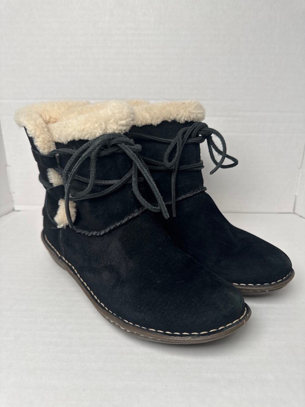 UGG RIANNE Black Suede Laced Womens Winter Boots Size 9 1004143